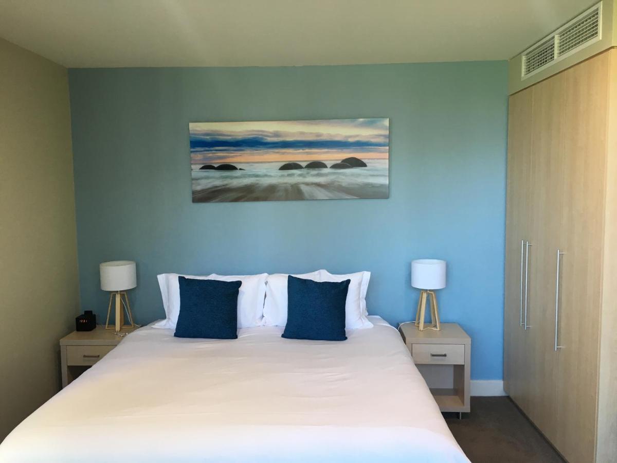 Beachside Luxury Apartments One & Two Bedroom In Beachfront Oaks Pier Building Glenelg Exterior foto