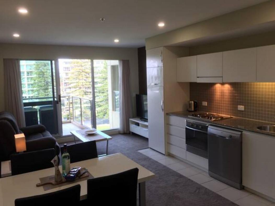Beachside Luxury Apartments One & Two Bedroom In Beachfront Oaks Pier Building Glenelg Exterior foto