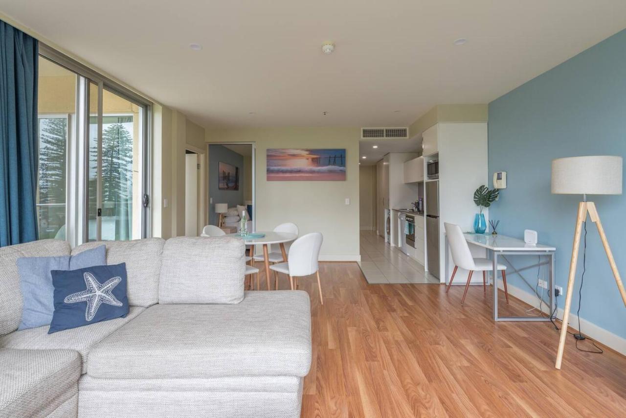 Beachside Luxury Apartments One & Two Bedroom In Beachfront Oaks Pier Building Glenelg Exterior foto