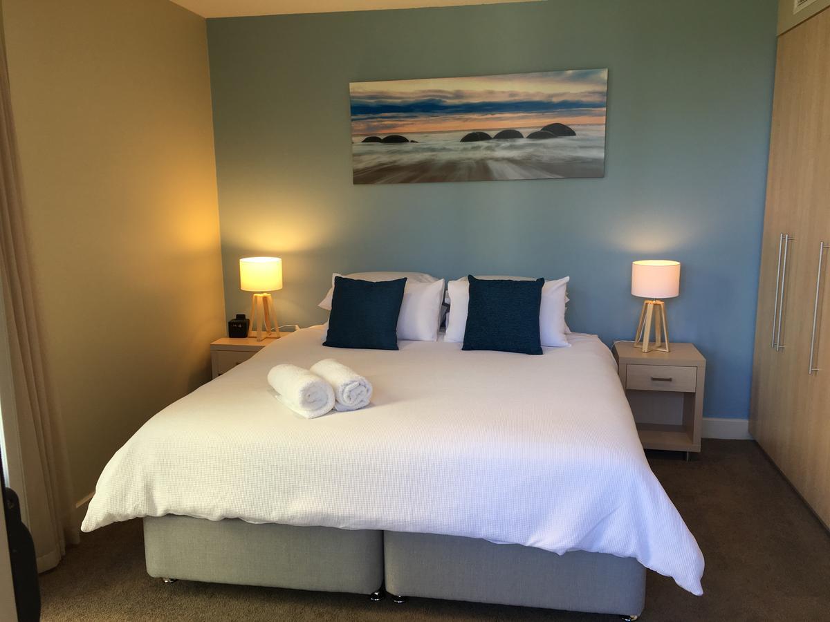 Beachside Luxury Apartments One & Two Bedroom In Beachfront Oaks Pier Building Glenelg Exterior foto