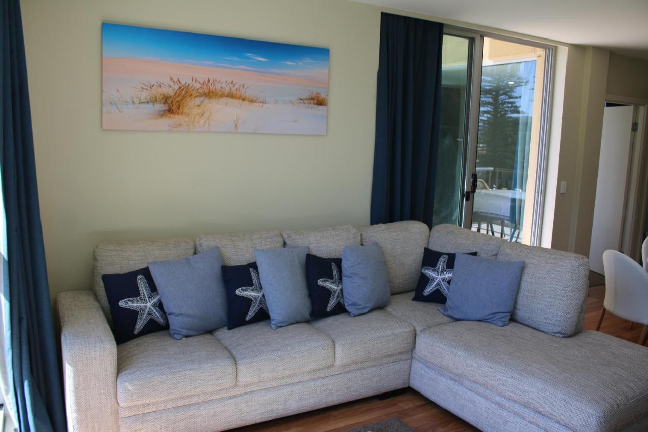 Beachside Luxury Apartments One & Two Bedroom In Beachfront Oaks Pier Building Glenelg Exterior foto